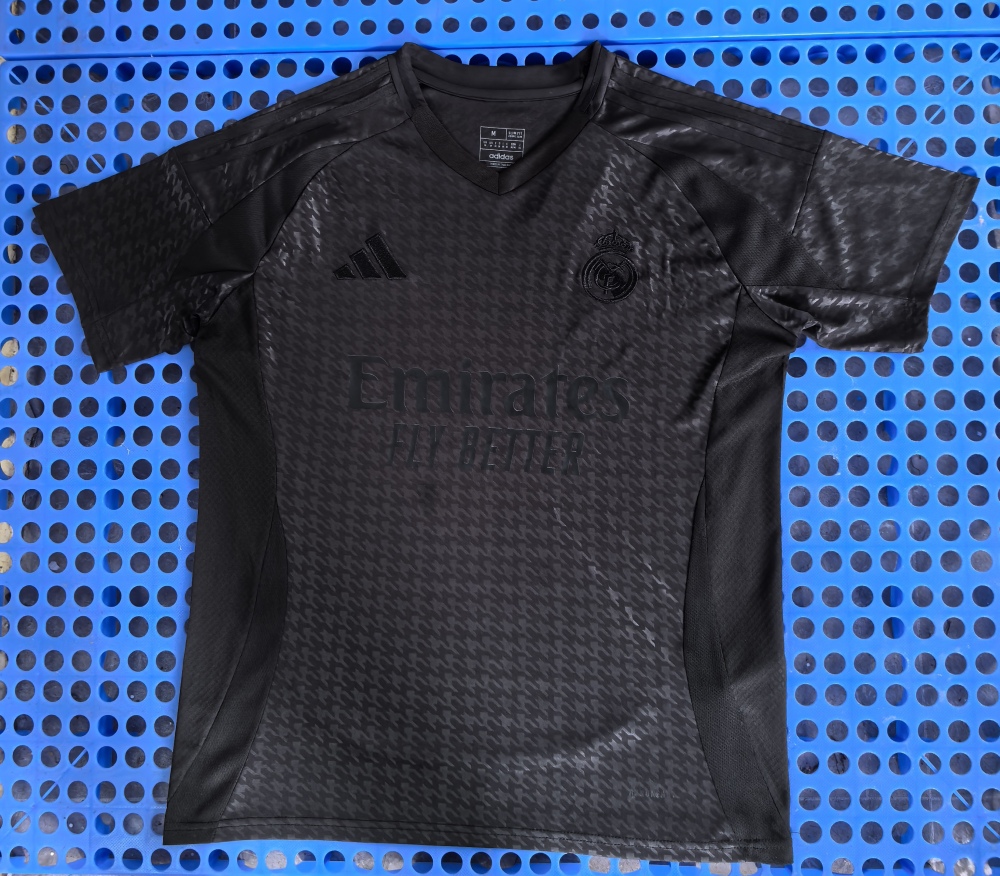 (S-3XL) 1:1 Copy Top Quality 2025/2026 Real Madrid all-black special edition