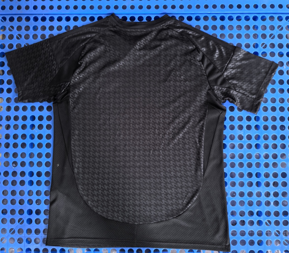 (S-3XL) 1:1 Copy Top Quality 2025/2026 Real Madrid all-black special edition