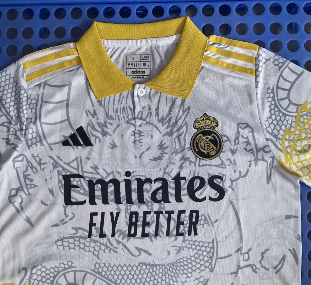 (S-3XL) 1:1 Copy Top Quality 2025/2026 Real Madrid Dragon White Polo with Yellow Collar
