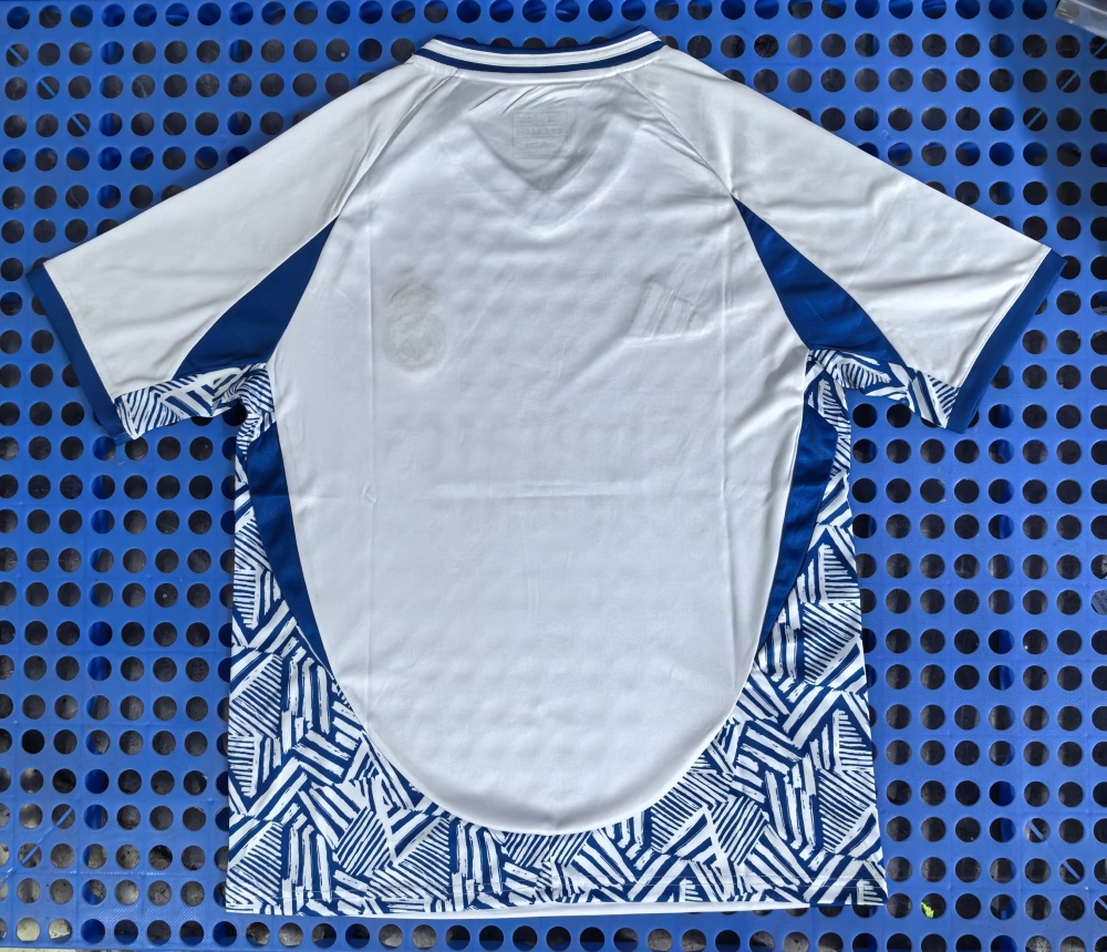 (S-3XL) 1:1 Copy Top Quality 2025/2026 Real Madrid blue and white training jersey