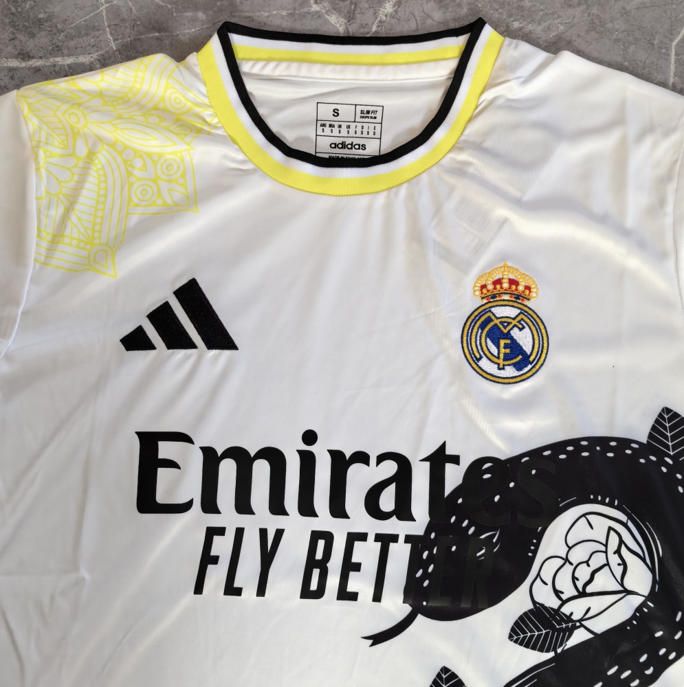 https://xiaoka888.x.yupoo.com/albums?page=3 Real Madrid White and Black Snake Special Edition