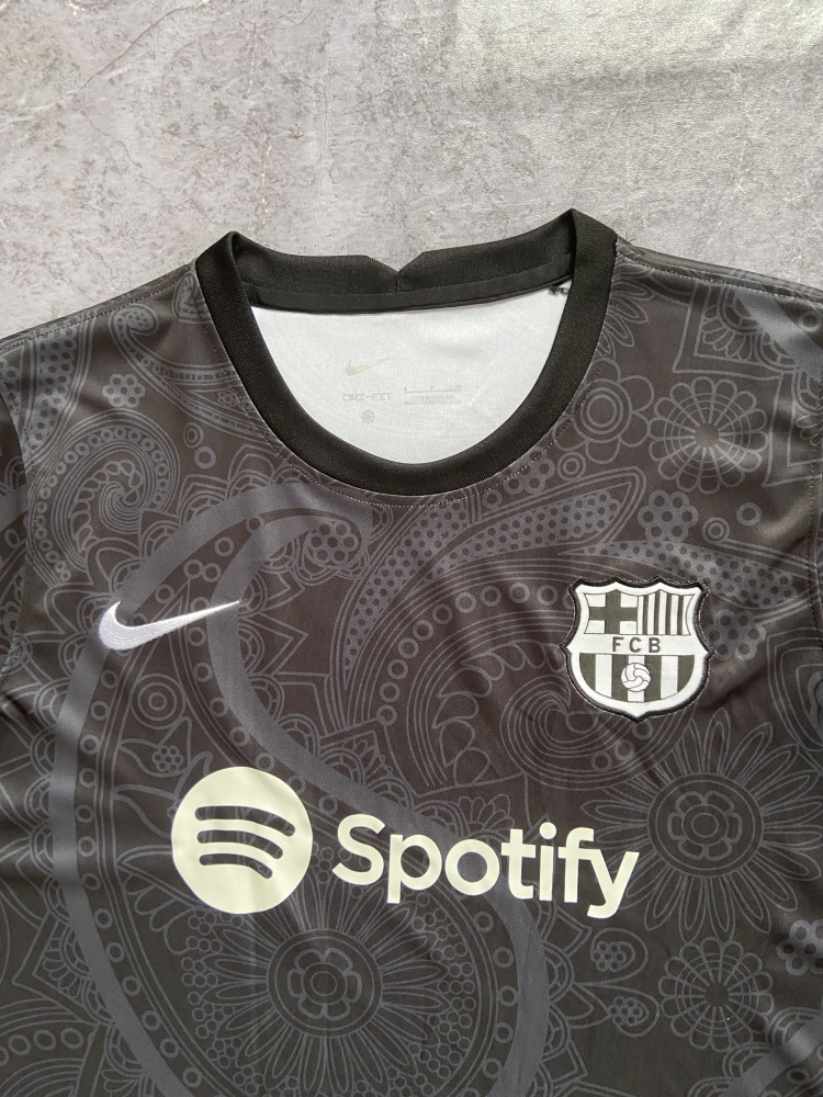 (S-3XL) 1:1 Copy Top Quality 2025/2026 Barcelona Bagua Diagram pre-match training jersey