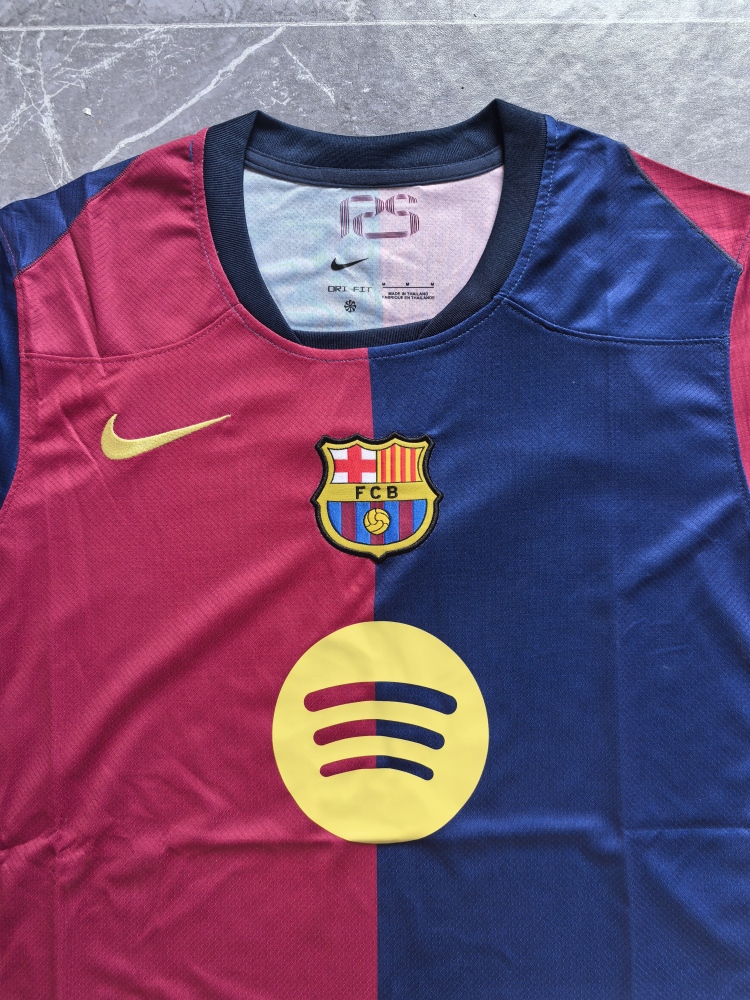 (S-3XL) 1:1 Copy Top Quality 2025/2026 Barcelona's new home advertising