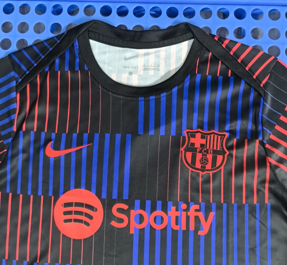 (S-3XL) 1:1 Copy Top Quality 2025/2026 Barcelona red and blue checkered training jersey