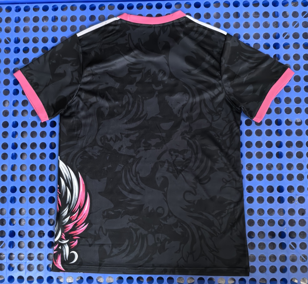 (S-3XL) 1:1 Copy Top Quality 2025/2026 Liverpool's special edition in black and pink