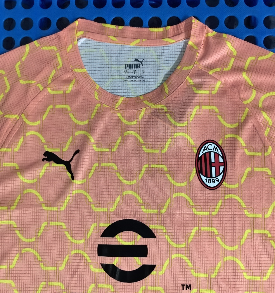 (S-3XL) 1:1 Copy Top Quality 2025/2026 AC Milan's orange-pink pre-match training kit