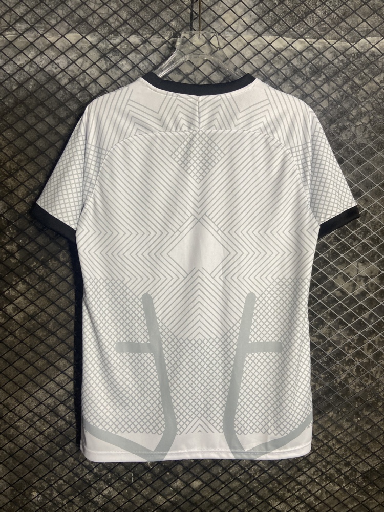(S-3XL) 1:1 Copy Top Quality 2025/2026 Inter Milan's pre-match training kit with double black snakes in white