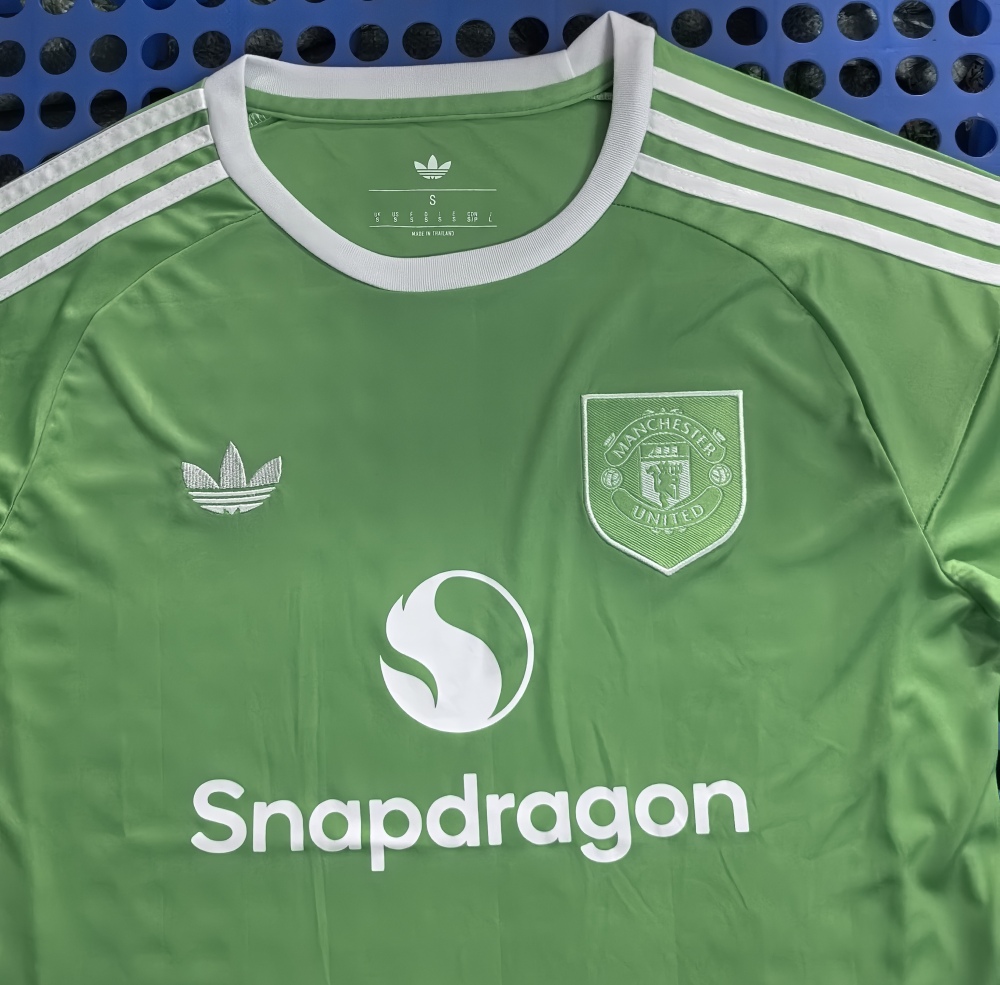 (S-3XL) 1:1 Copy Top Quality 2025/2026 Manchester United goalkeeper's green (kit/uniform)