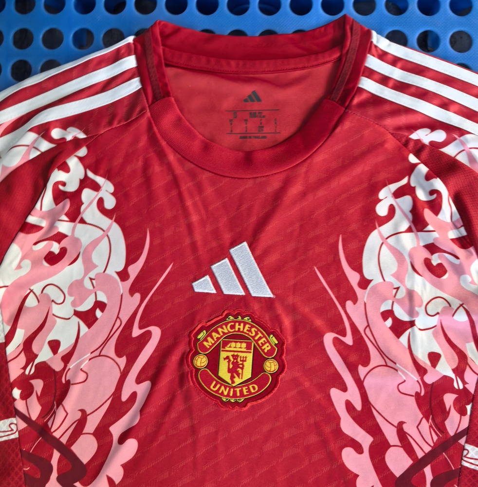 (S-3XL) 1:1 Copy Top Quality 2025/2026 Manchester United Pattern Concept Edition