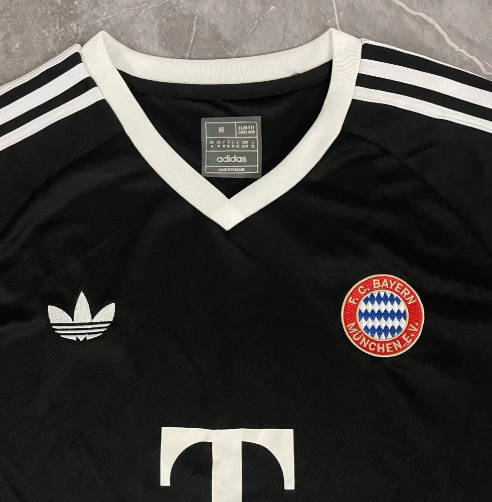 (S-3XL) 1:1 Copy Top Quality 2025/2026 Bayern goalkeeper black