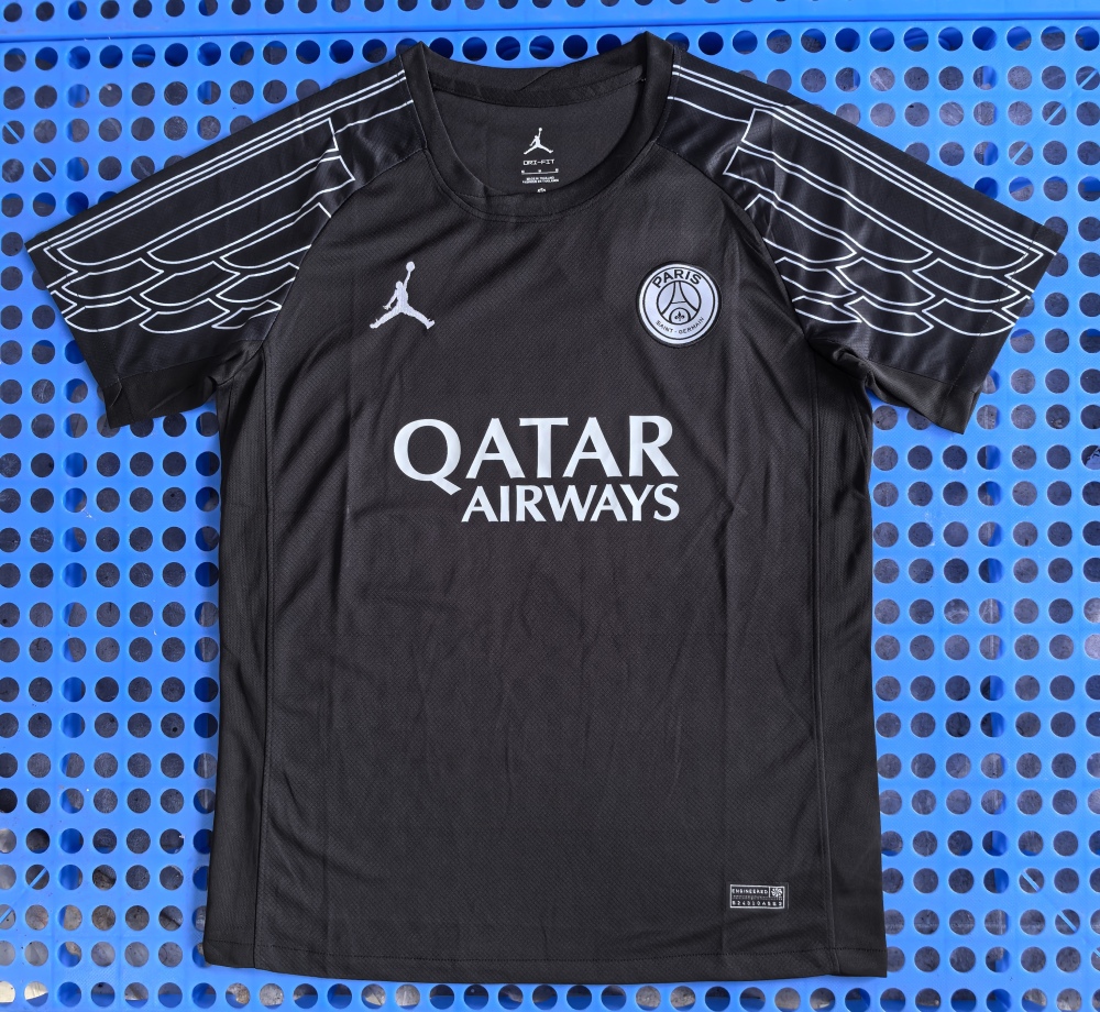 (S-3XL) 1:1 Copy Top Quality 2025/2026 Paris' third away kit in black
