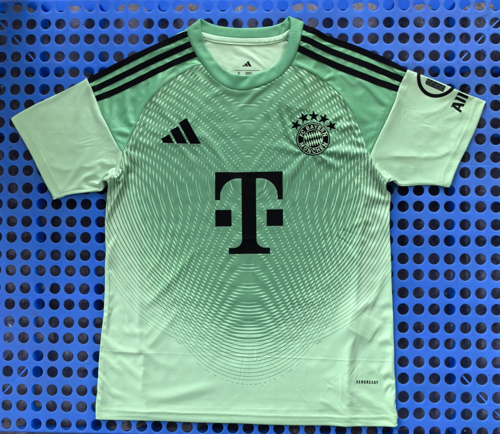 (S-3XL) 1:1 Copy Top Quality 2025/2026 Bayern goalkeeper light green