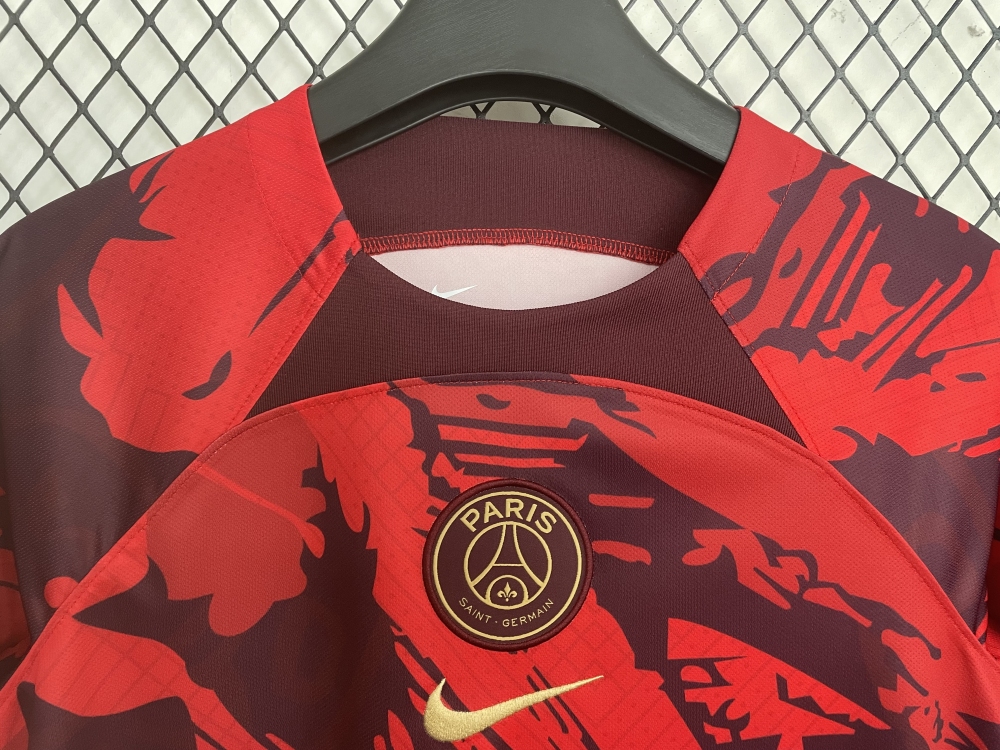 (S-3XL) 1:1 Copy Top Quality 2025/2026 Paris' red pre-match training kit