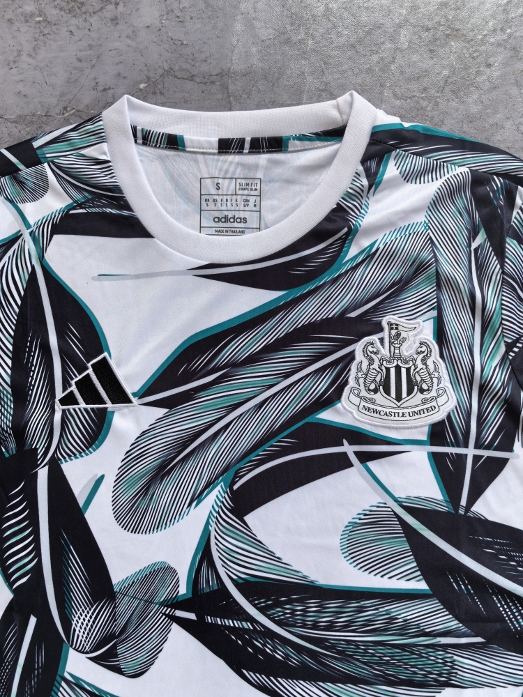 (S-3XL) 1:1 Copy Top Quality 2025/2026 Newcastle United (feather pattern) white