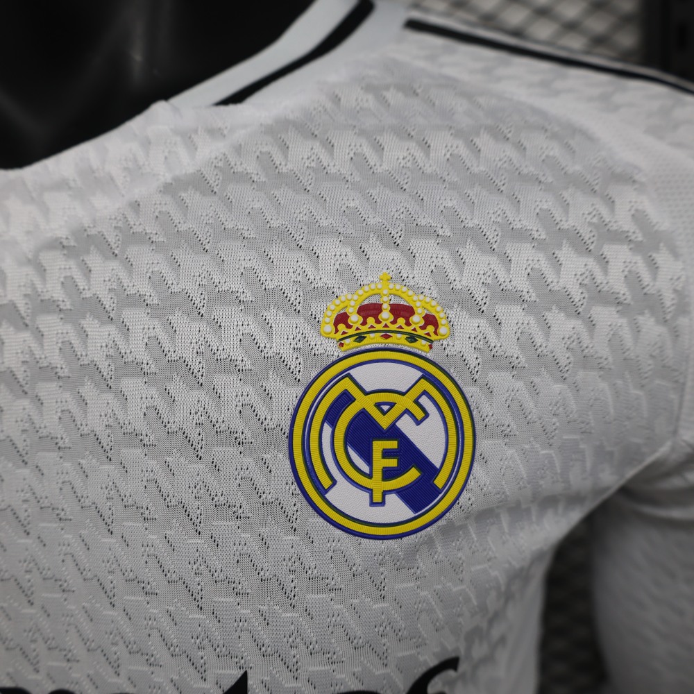 (S-3XL) 1:1 Copy Top Quality 2025/2026 Player: Real Madrid Home Long-sleeved Jersey