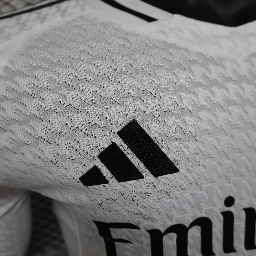 (S-3XL) 1:1 Copy Top Quality 2025/2026 Player: Real Madrid Home Long-sleeved Jersey