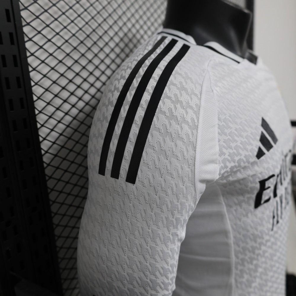 (S-3XL) 1:1 Copy Top Quality 2025/2026 Player: Real Madrid Home Long-sleeved Jersey