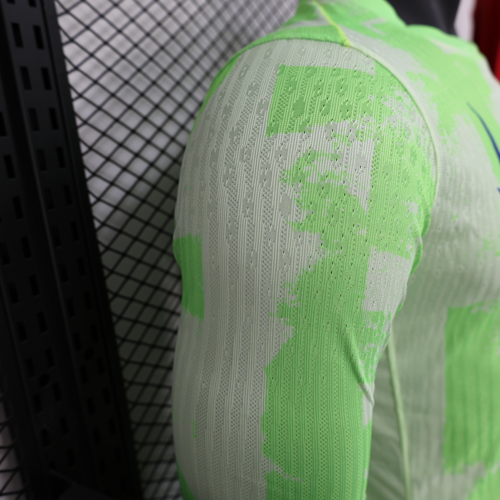 (S-3XL) 1:1 Copy Top Quality 2025/2026 Player: Barcelona Green Long Sleeve