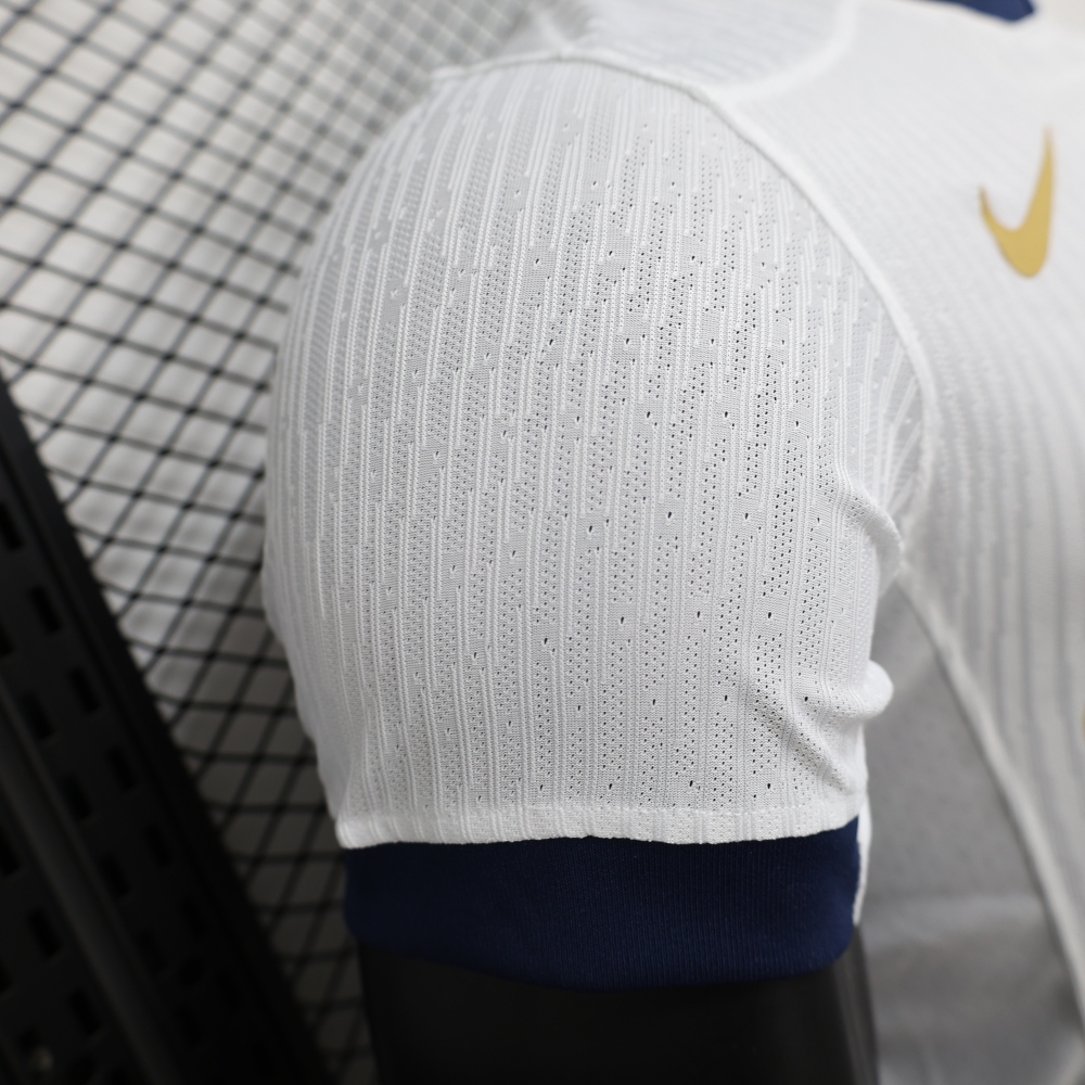 (S-3XL) 1:1 Copy Top Quality 2025/2026 Player: New Barcelona White