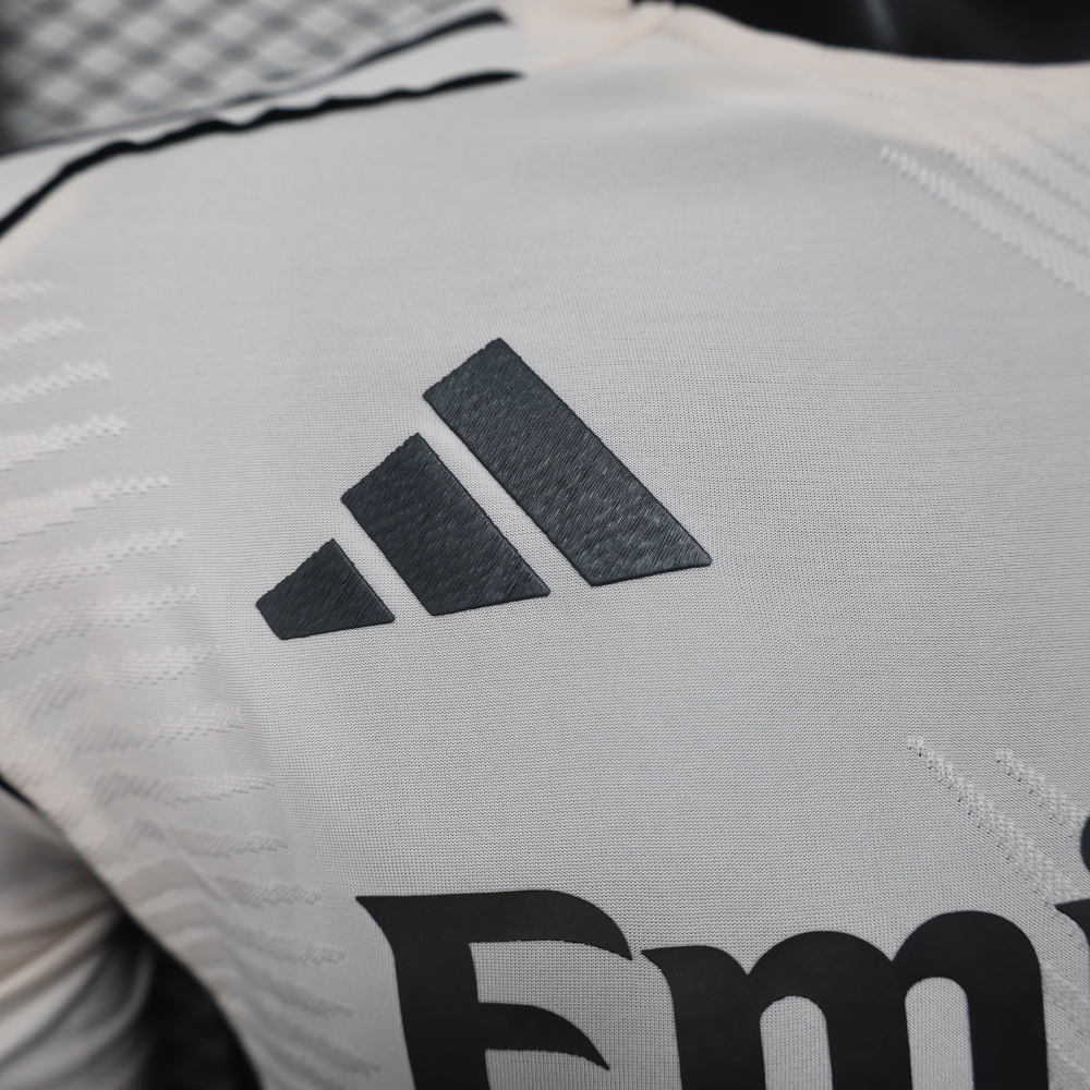 (S-3XL) 1:1 Copy Top Quality 2025/2026 Player: Real Madrid White Open Tube
