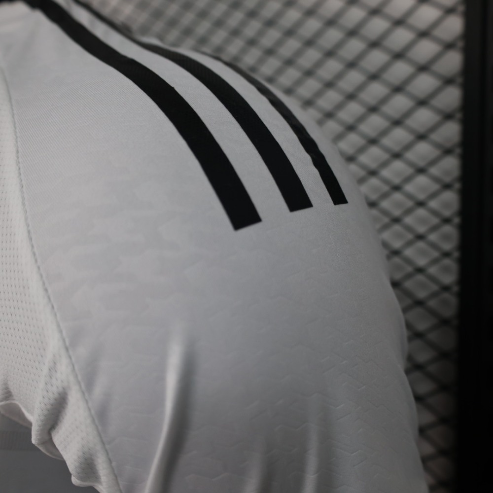(S-3XL) 1:1 Copy Top Quality 2025/2026 Player: New 24-25 Real Madrid home kit