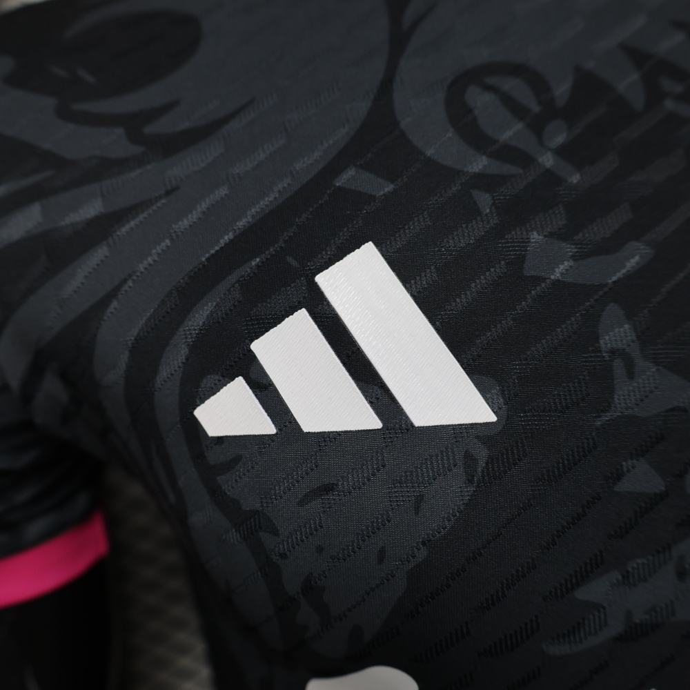 (S-3XL) 1:1 Copy Top Quality 2025/2026 Player: Liverpool Special Edition