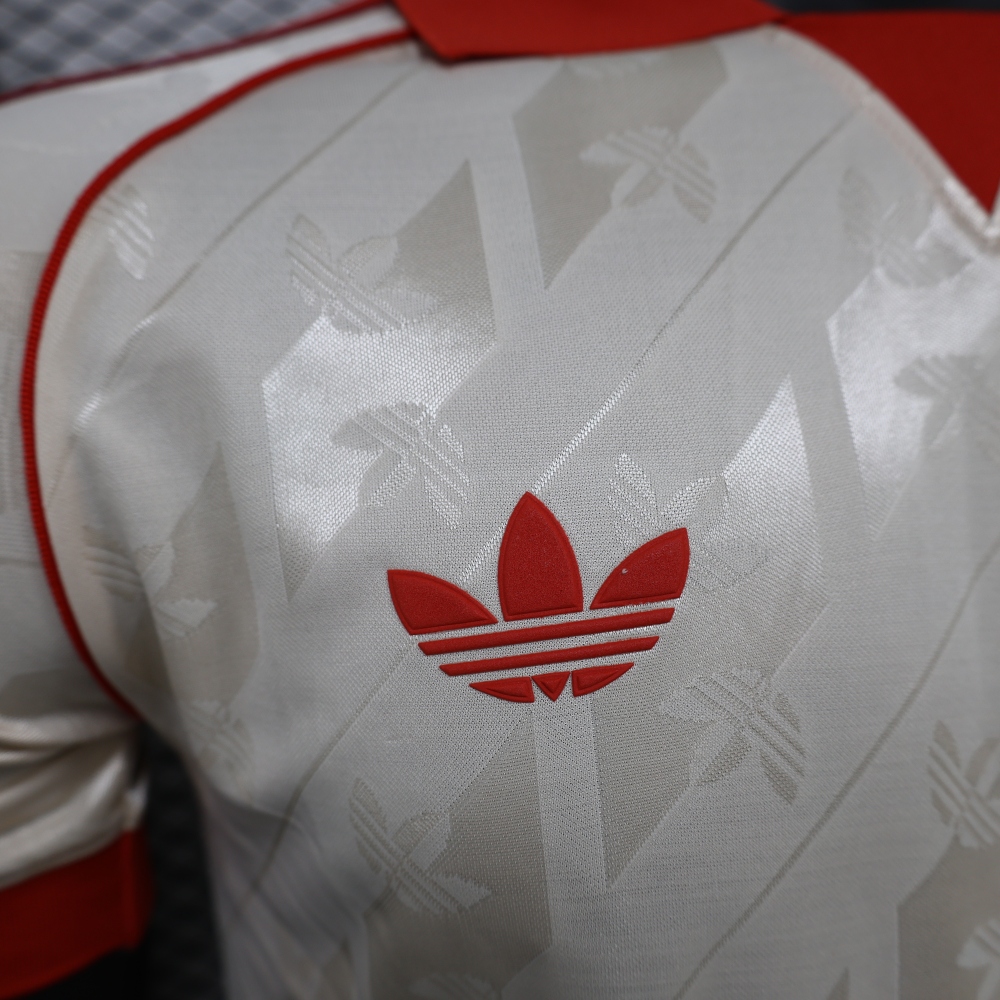 (S-3XL) 1:1 Copy Top Quality 2025/2026 Bayern Retro