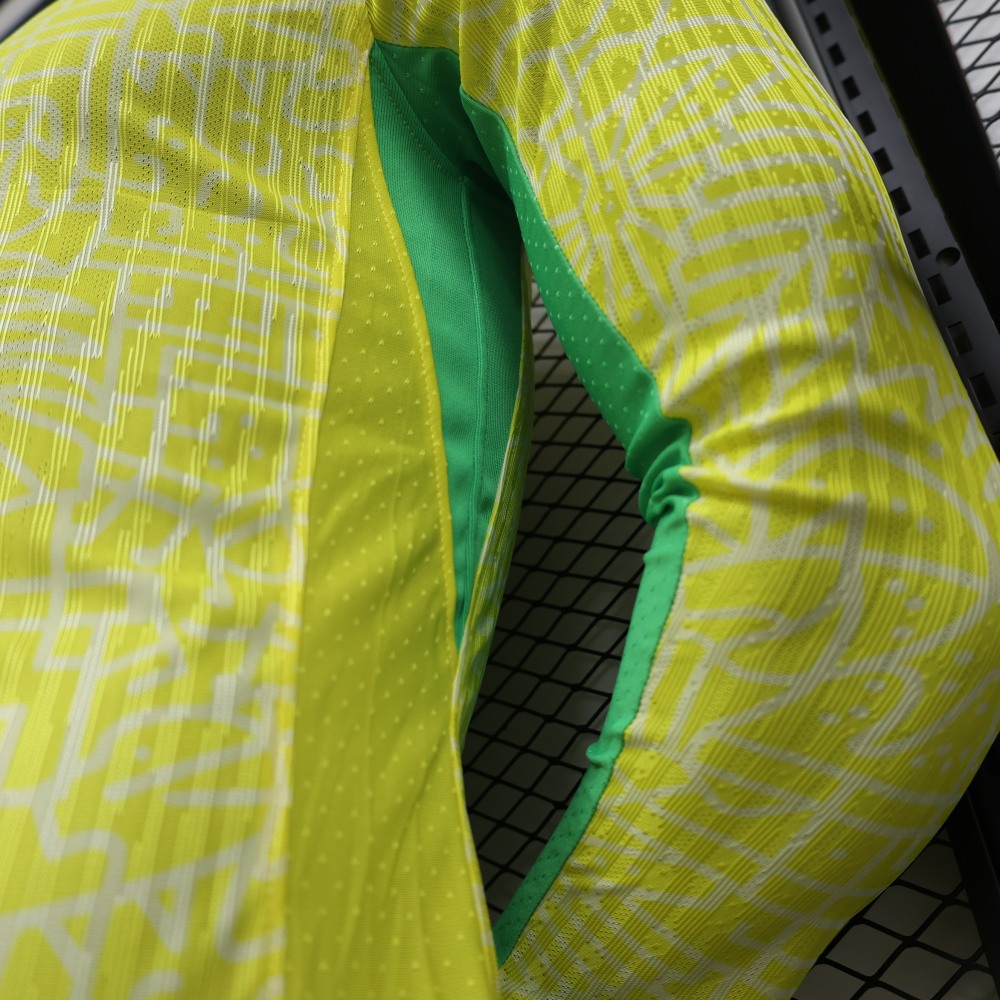 (S-3XL) 1:1 Copy Top Quality 2025/2026 Players: Brazil's home long-sleeves