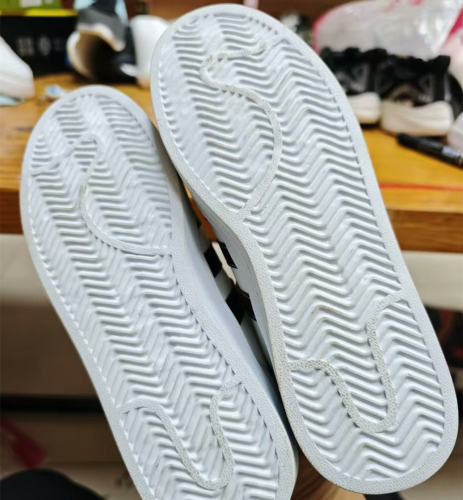 ON SALE Size 41 Adidas Skater Shoes Fashion Brand Board Shoes PQ348