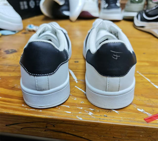 ON SALE Size 41 Adidas Skater Shoes Fashion Brand Board Shoes PQ348