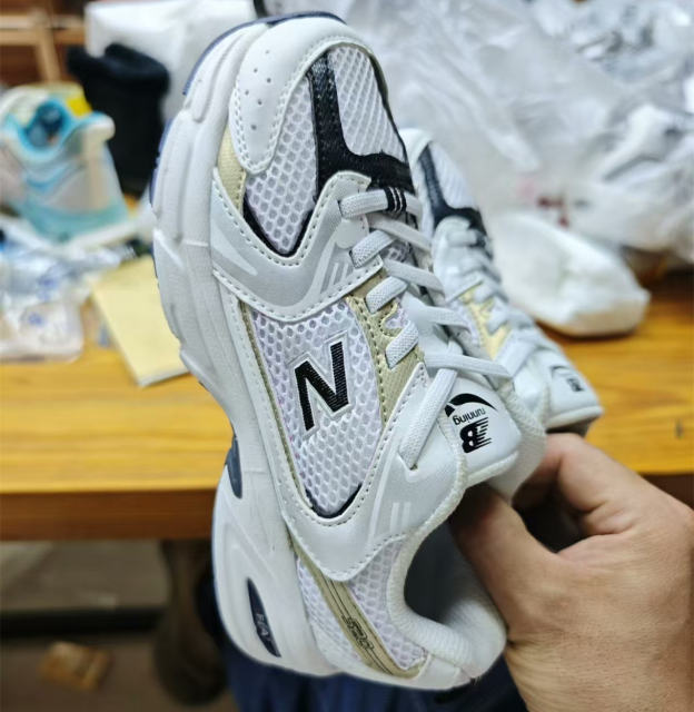 ON SALE Size 36 New Balance Clunky Sneakers Fashion NB Brand Dad Shoes Sport Shoes PQ387