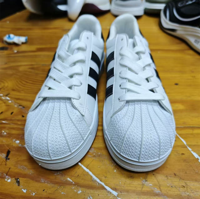 ON SALE Size 41 Adidas Skater Shoes Fashion Brand Board Shoes PQ348