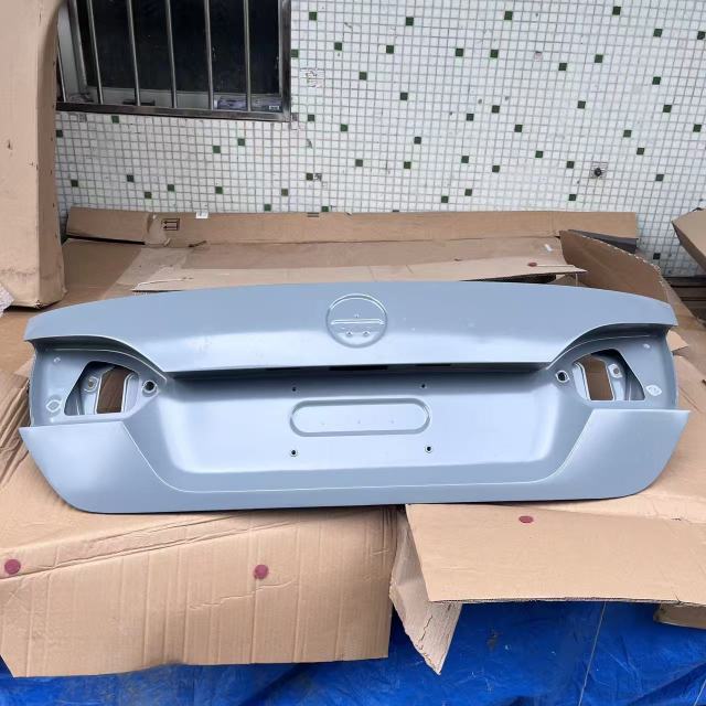 Volkswagen Sagitar tail cover