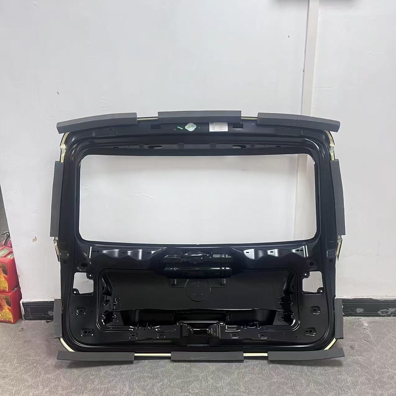 Volkswagen Touareg rear tailgate