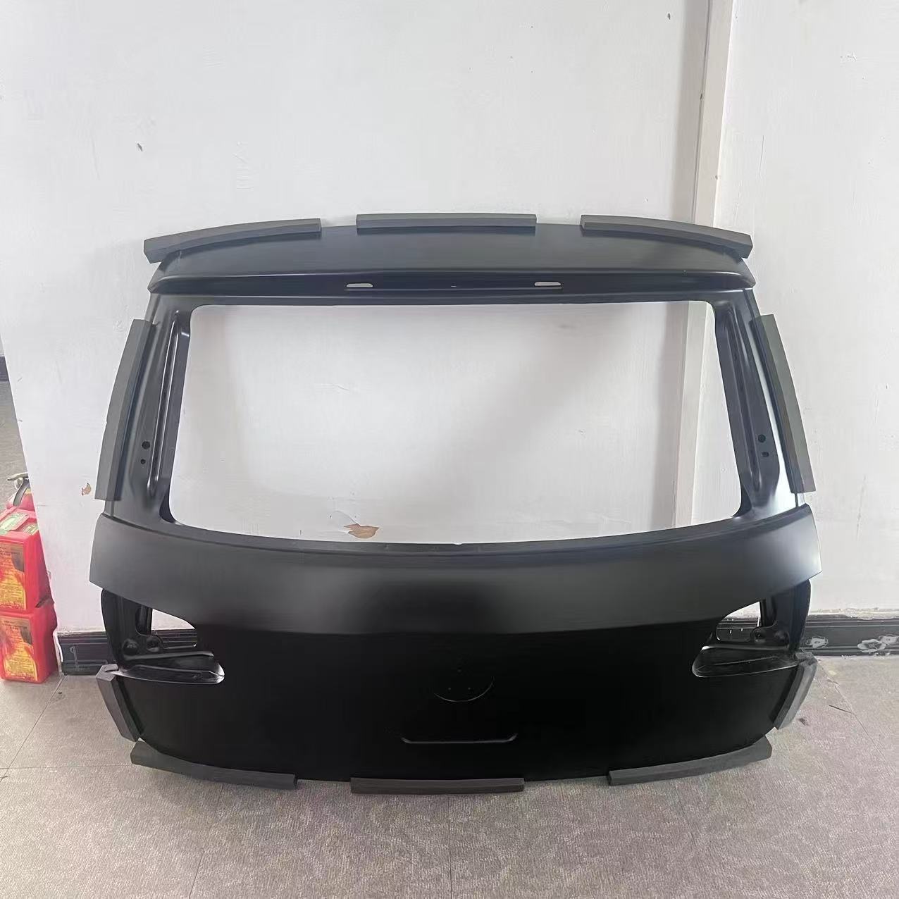 Volkswagen Touareg rear tailgate