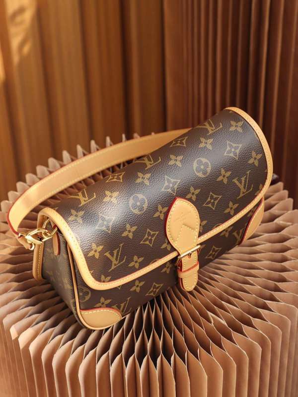 Louis Vuitton Diane Satchel Brown For Women 24cm / 9.4in M45985