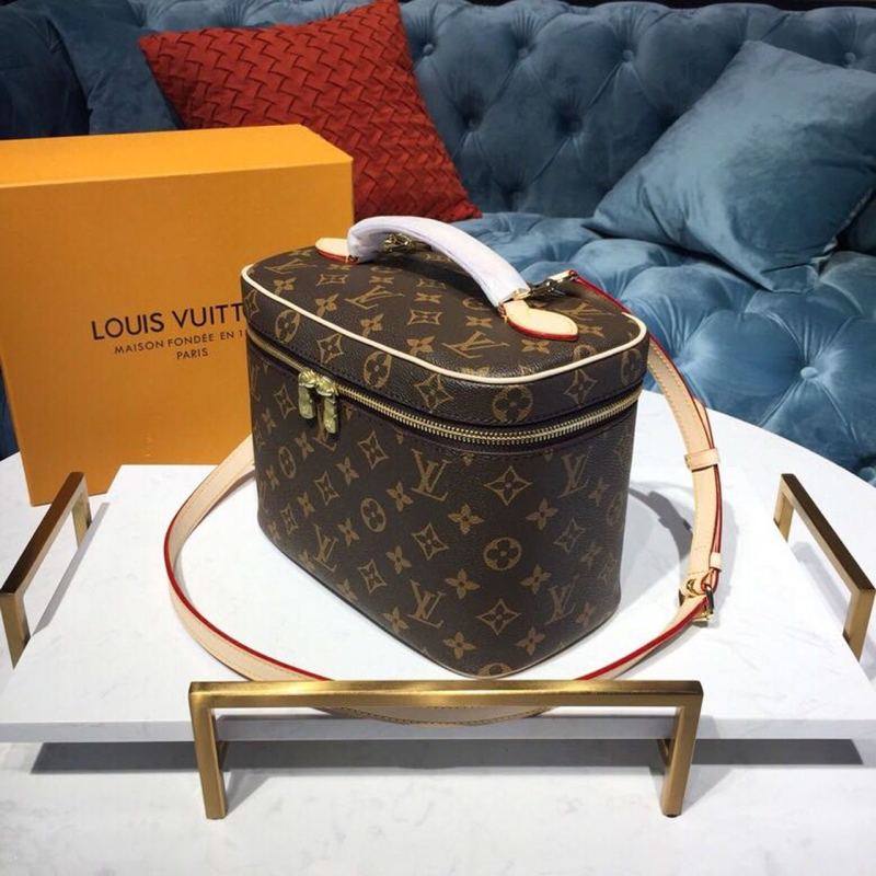 Louis Vuitton Nice BB Vanity Case Monogram Canvas For Women, Women’s Bags, Travel Bags 9.4in/24cm LV M42265
