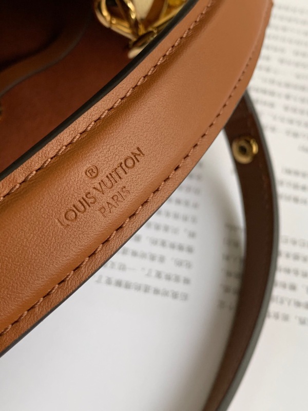 Louis Vuitton NeoNoe MM Bucket Bag Monogram Empreinte Creme For Women, Women’s Bags, Shoulder Bags 10.2in/26cm LV M45307