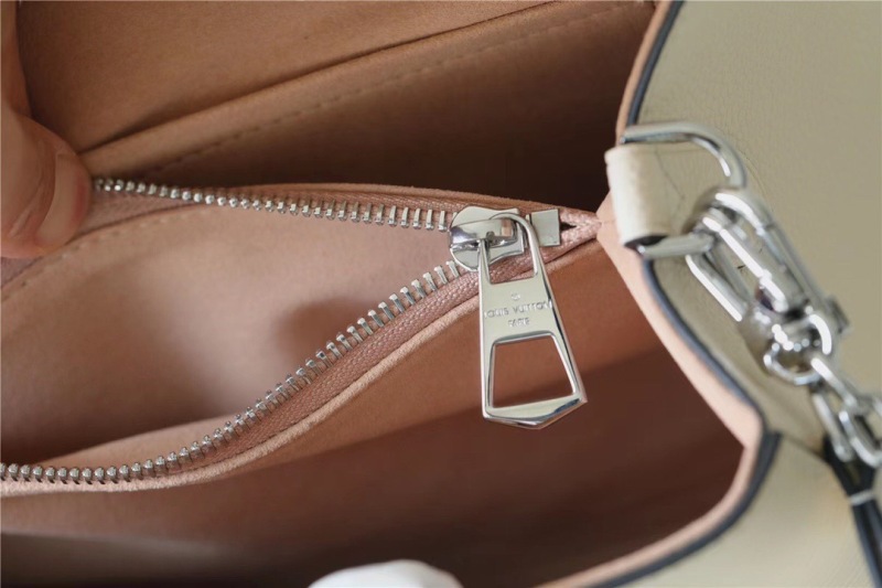 Louis Vuitton Marelle Tote MM Epi White For Women, Women’s Handbags, Shoulder And Crossbody Bags 11.8in/30cm LV