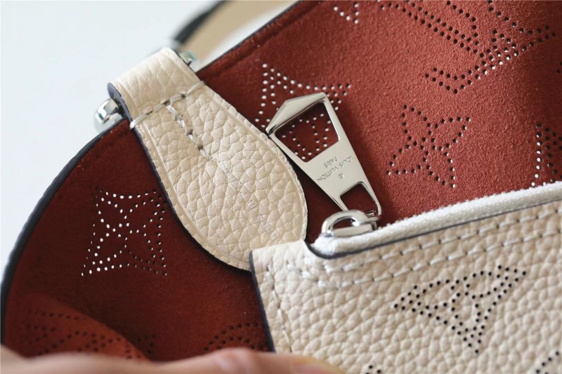 Louis Vuitton Blossom PM White For Women‎ 7.9in/20cm