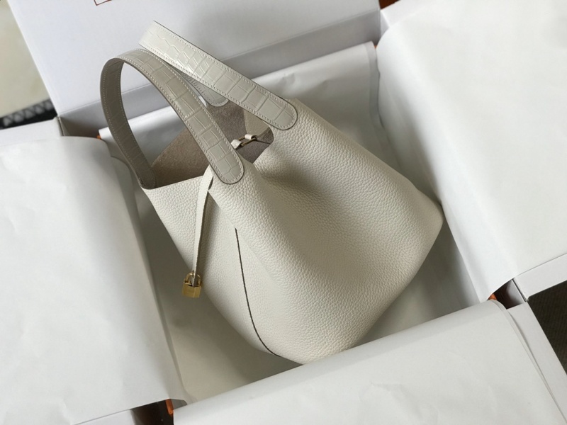 Hermes Picotin Lock 18 White Bag With Gold-Toned Hardware For Women, Women’s Handbags 7.1in/18cm