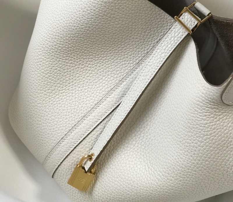Hermes Picotin Lock 18 White Bag With Gold-Toned Hardware For Women, Women’s Handbags 7.1in/18cm