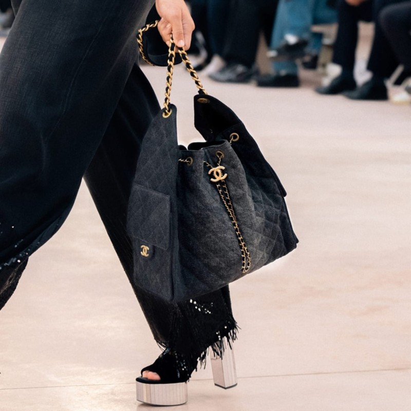 [True-to-ORIGINAL] Chanel 25 Medium Handbag Denim Black For Women 11.8in/30cm AS5311-B20520-U0725