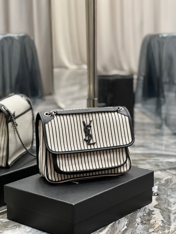 Saint Laurent Niki Medium Bag White For Women‎ 11in/28cm 633150.FAACF-9583