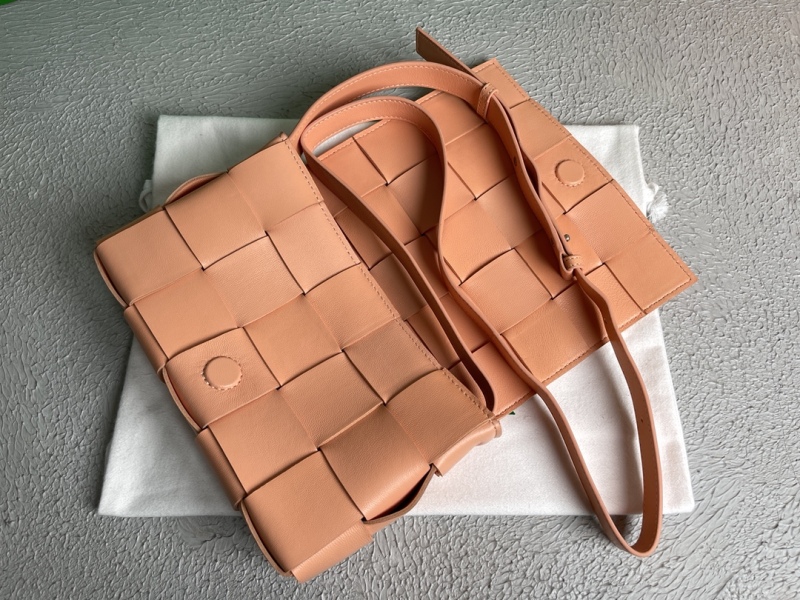 Bottega Veneta Cassette Light Orange, For Women, Women’s Bags 9.1in/23cm