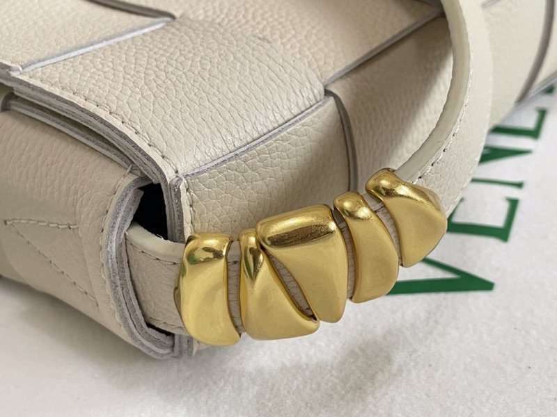 Bottega Veneta Cassette White, For Women, Women’s Bags 9.1in/23cm 666870V17H19009