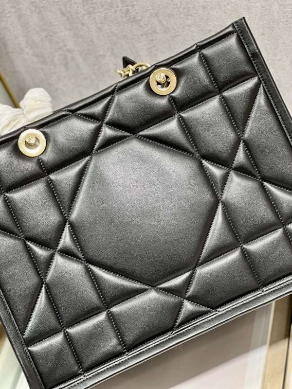 Dior Medium Dior Essential Tote Bag Black For Women 14.7in/37cm M8721OZVJ_M900