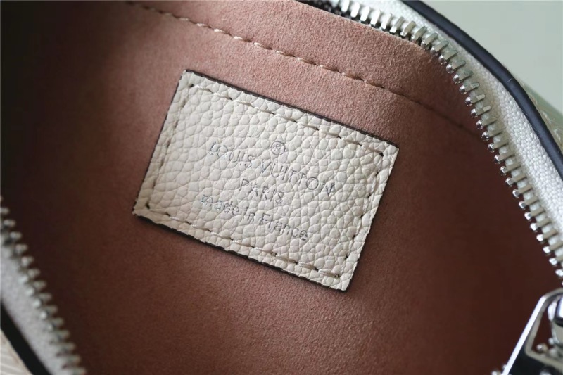 Louis Vuitton Marellini White For Women‎ 7.5in/19cm M20999
