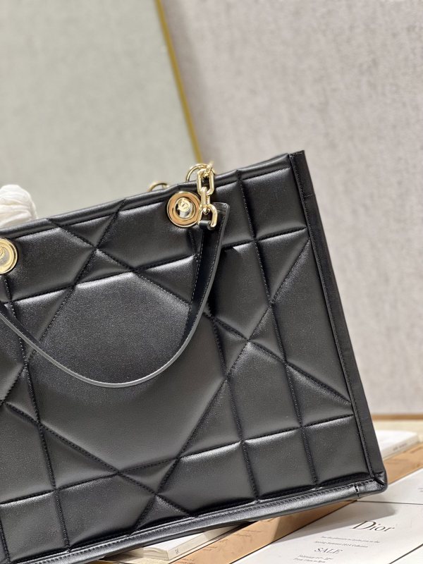 Dior Medium Dior Essential Tote Bag Black For Women 14.7in/37cm M8721OZVJ_M900