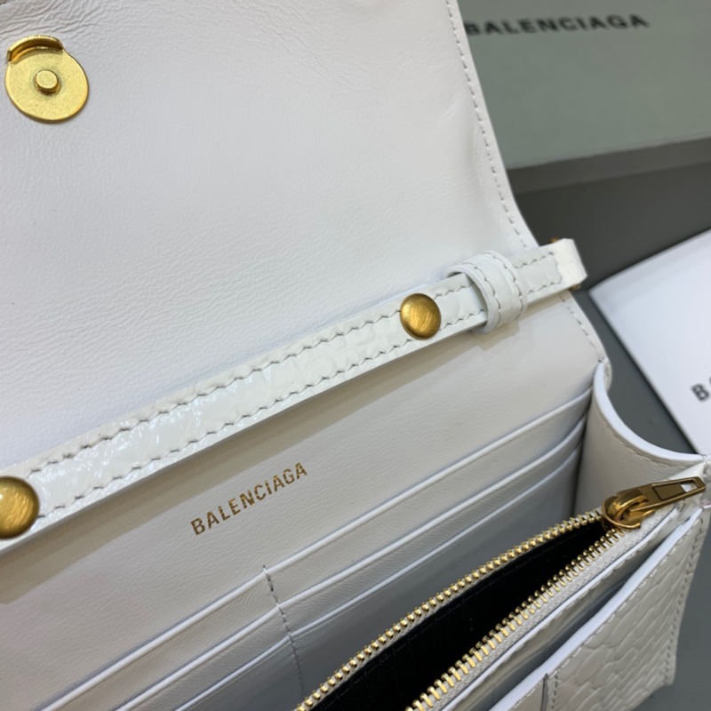 Balenciaga Hourglass Wallet On Chain in White, For Women, Women’s Bags 7.6in/19cm 6560501LRGM9016